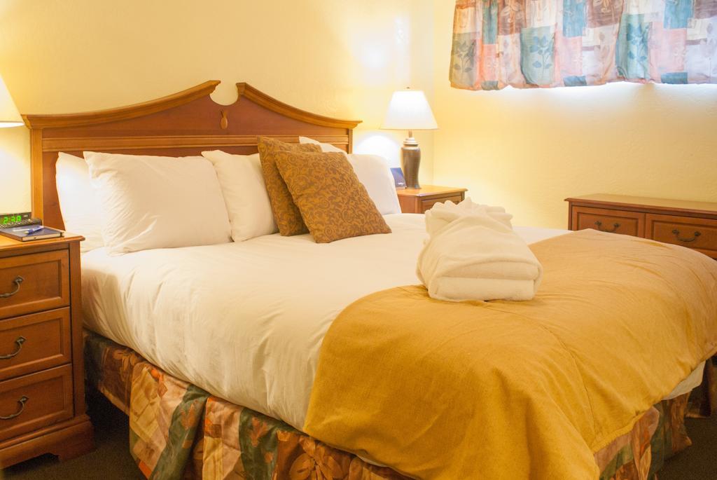 Tuscany Manor Palm Springs Eksteriør billede